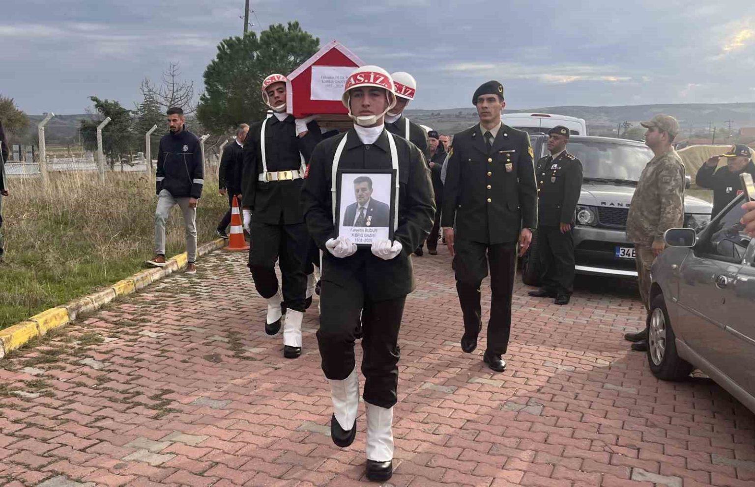 kibris-gazisi-son-yolculuguna-ugurlandi