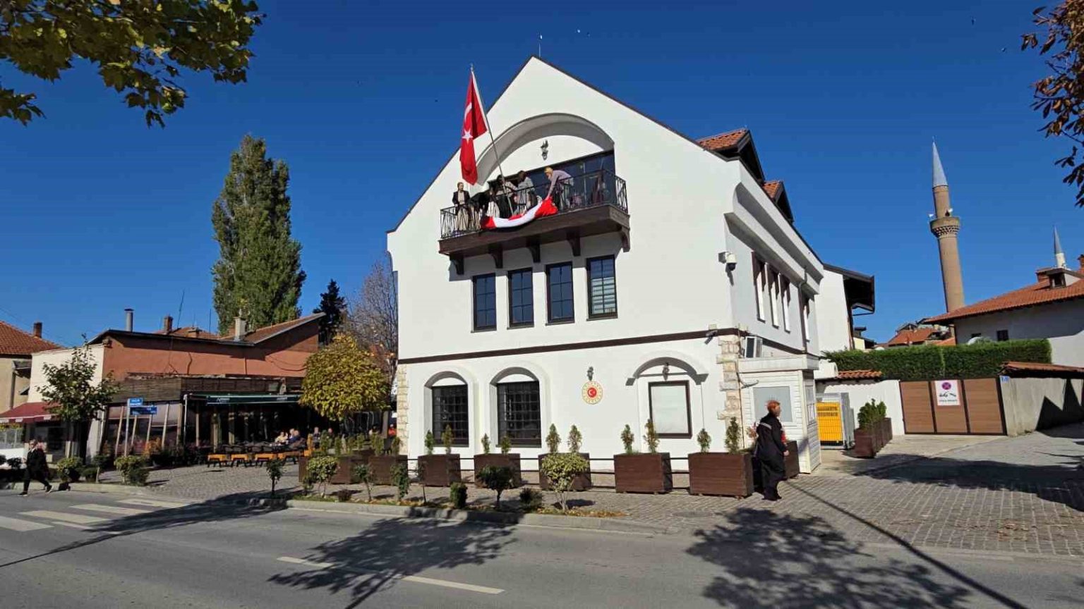 kosovali-102-kadin-turkiye-cumhuriyetinin-kurulusunun-102-yildonumu-icin-bayrak-ordu