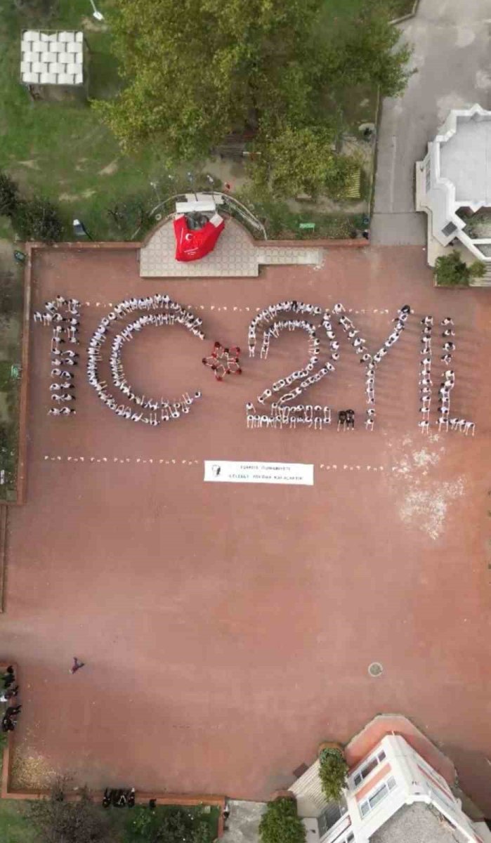 ogrenciler-cumhuriyetin-102-yilini-cizdi