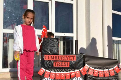 okullarda-cumhuriyet-coskusu