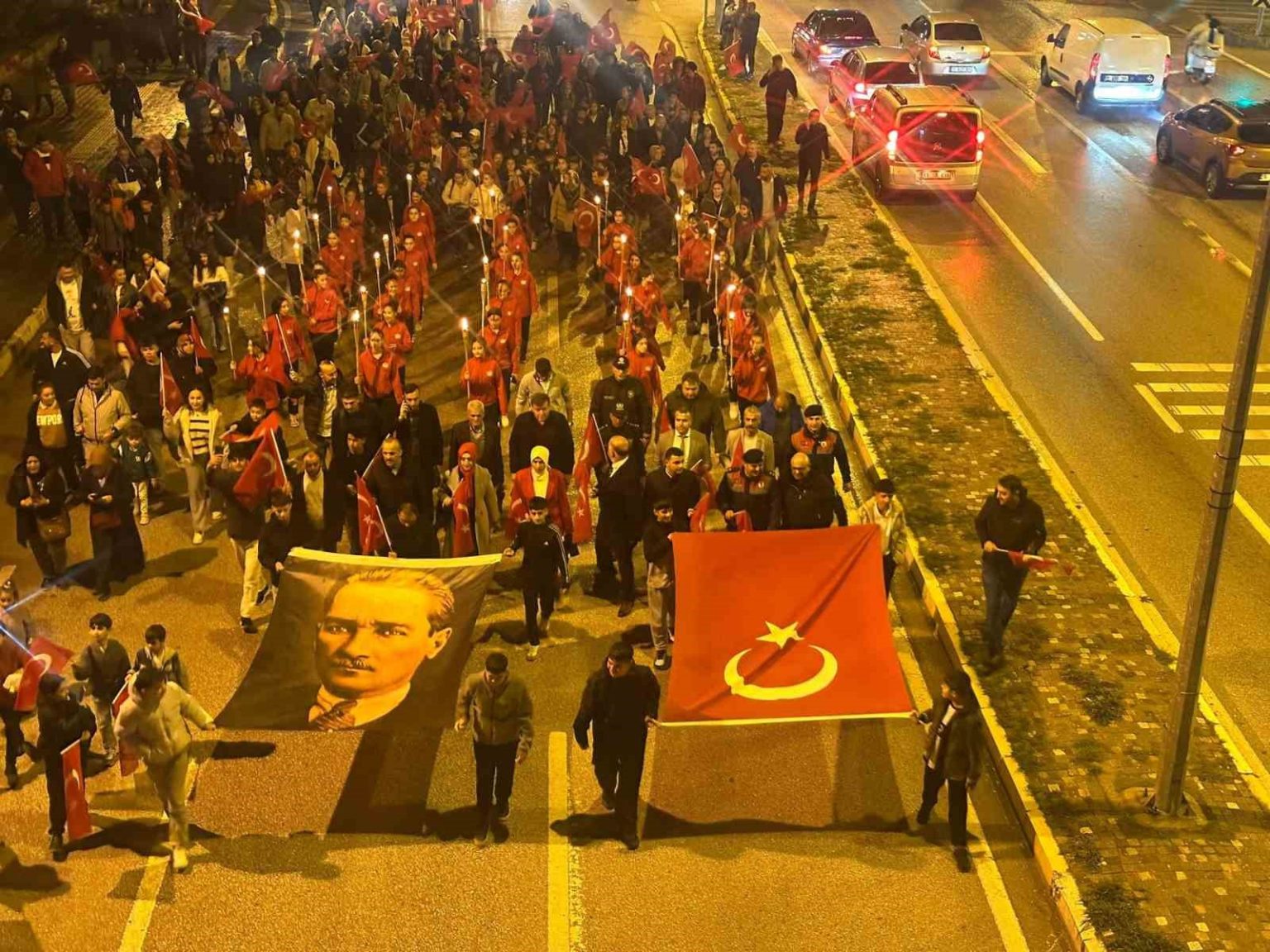 osmanelide-29-ekim-cumhuriyet-bayrami-fener-alayi-duzenlendi