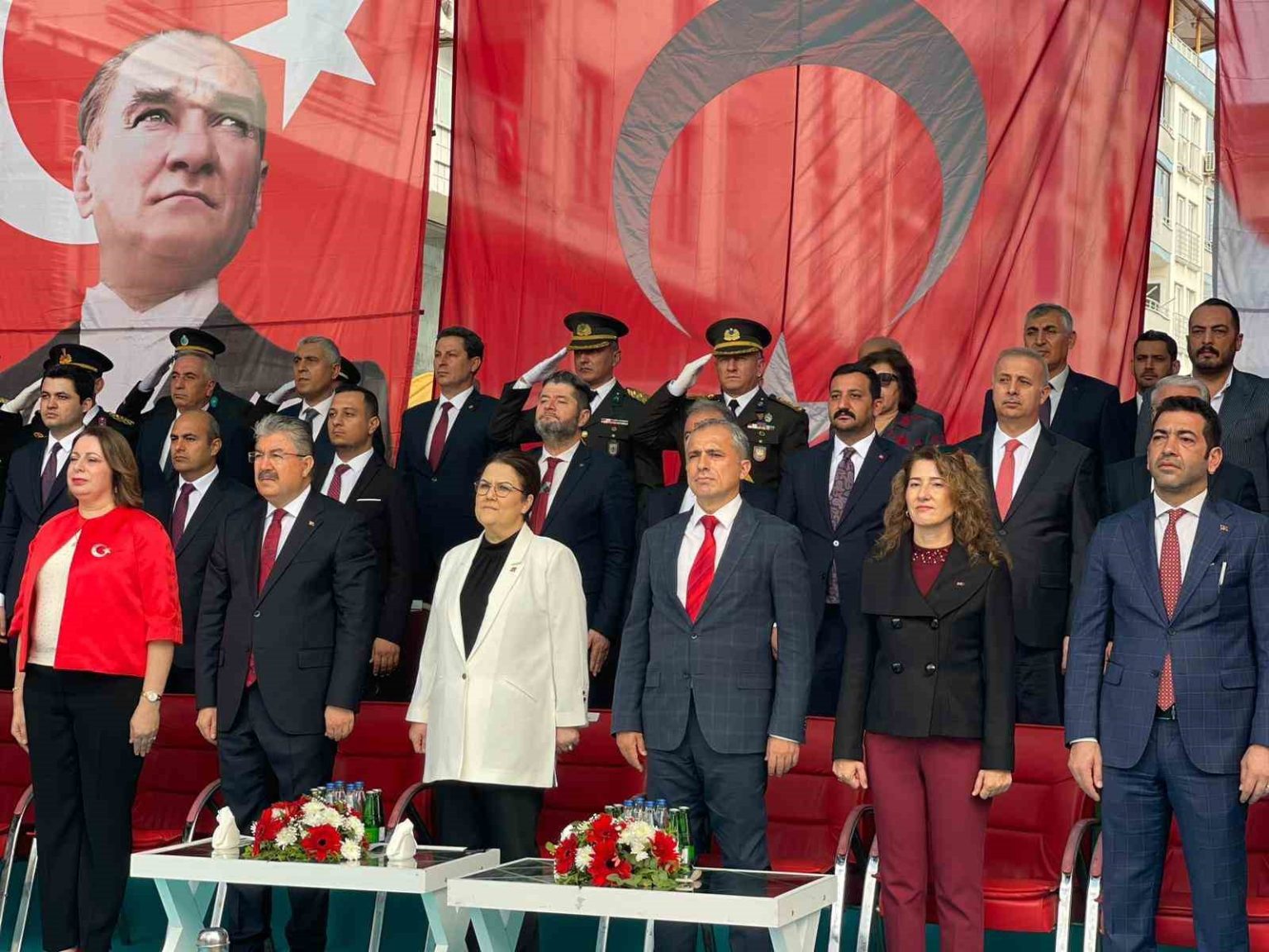 osmaniyede-cumhuriyetin-102nci-yili-coskuyla-kutlandi