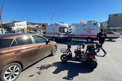 otomobille-uc-tekerlekli-elektrikli-bisiklet-carpisti-1-yarali