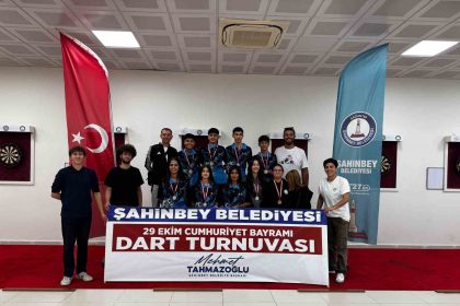 sahinbey-belediyesi-cumhuriyetin-102-yilini-cosku-ile-kutladi