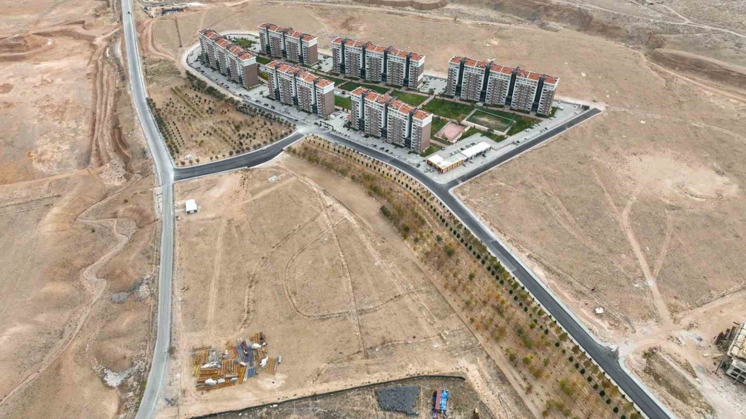 selcukluda-40-bin-metrekarelik-alanda-asfalt