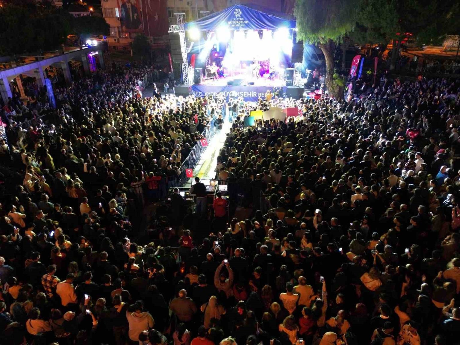 sokede-cumhuriyet-coskusu-kirac-konseriyle-zirveye-cikti