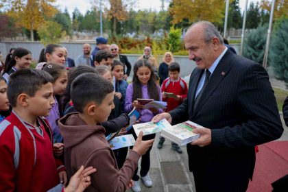taskopru-belediyesinin-geleneksel-hale-getirdigi-cocuk-kitaplari-gunleri-devam-ediyor