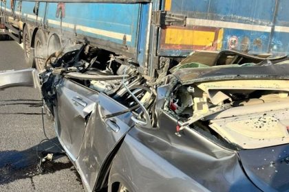 tira-arkadan-carpan-volvo-hurdaya-dondu-1-olu