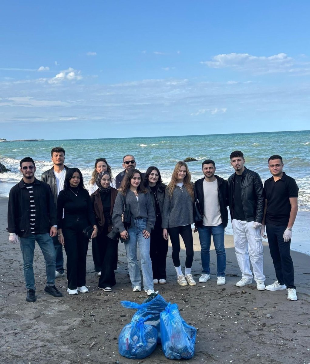 universite-ogrencilerinden-cevre-temizligi-etkinligi