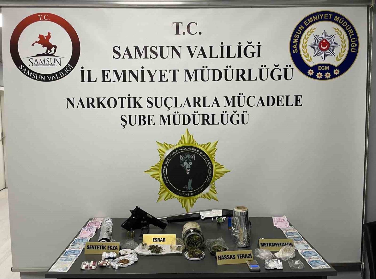 uyusturucu-operasyonunda-3-kisi-yakalandi