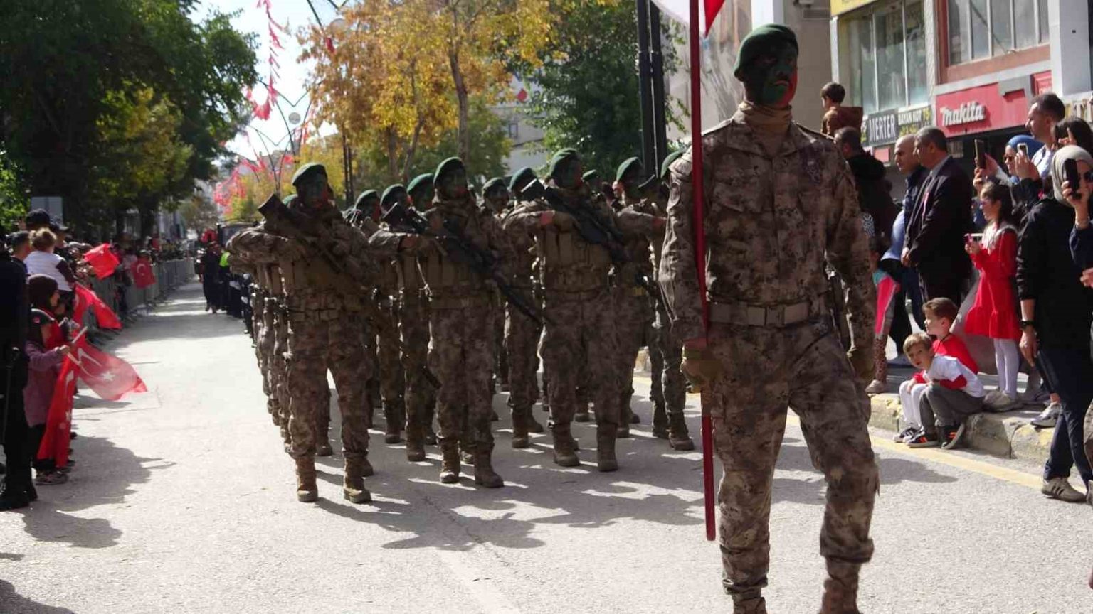 vanda-cumhuriyet-bayrami-coskusu