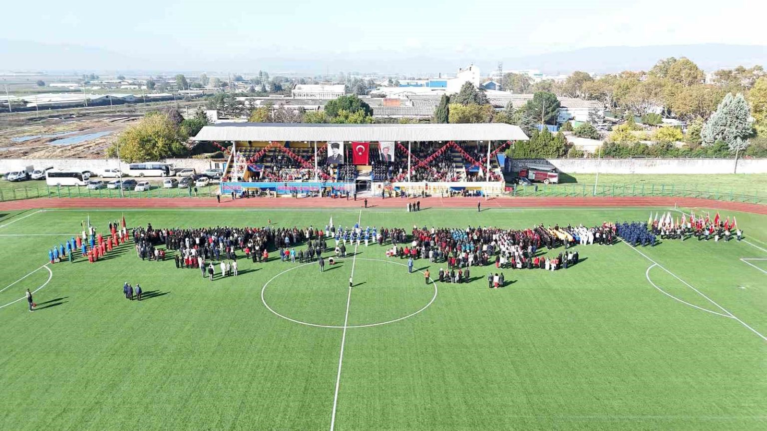 yenisehir-stadyumunda-cumhuriyet-coskusu