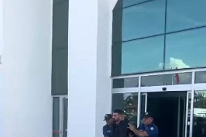 yol-verme-kavgasinda-1-kisiyi-ayagindan-silahla-vuran-2-supheli-yakalandi