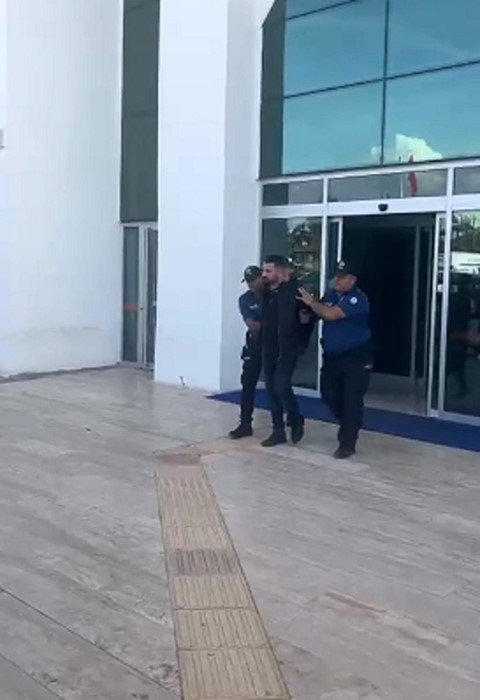 yol-verme-kavgasinda-1-kisiyi-ayagindan-silahla-vuran-2-supheli-yakalandi