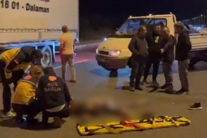 yolun-karsisina-gecerken-otomobilin-carptigi-genc-saglik-teknisyeni-hayatini-kaybetti