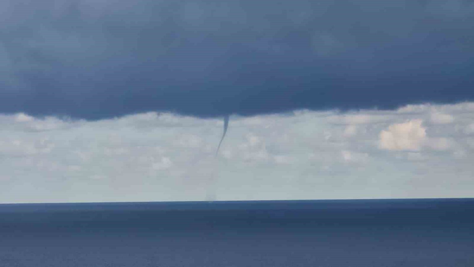 zonguldak-aciklarinda-art-arda-hortumlar-goruldu