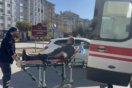 arkadasini-bicakladi-olay-yerinde-polisi-bekledi