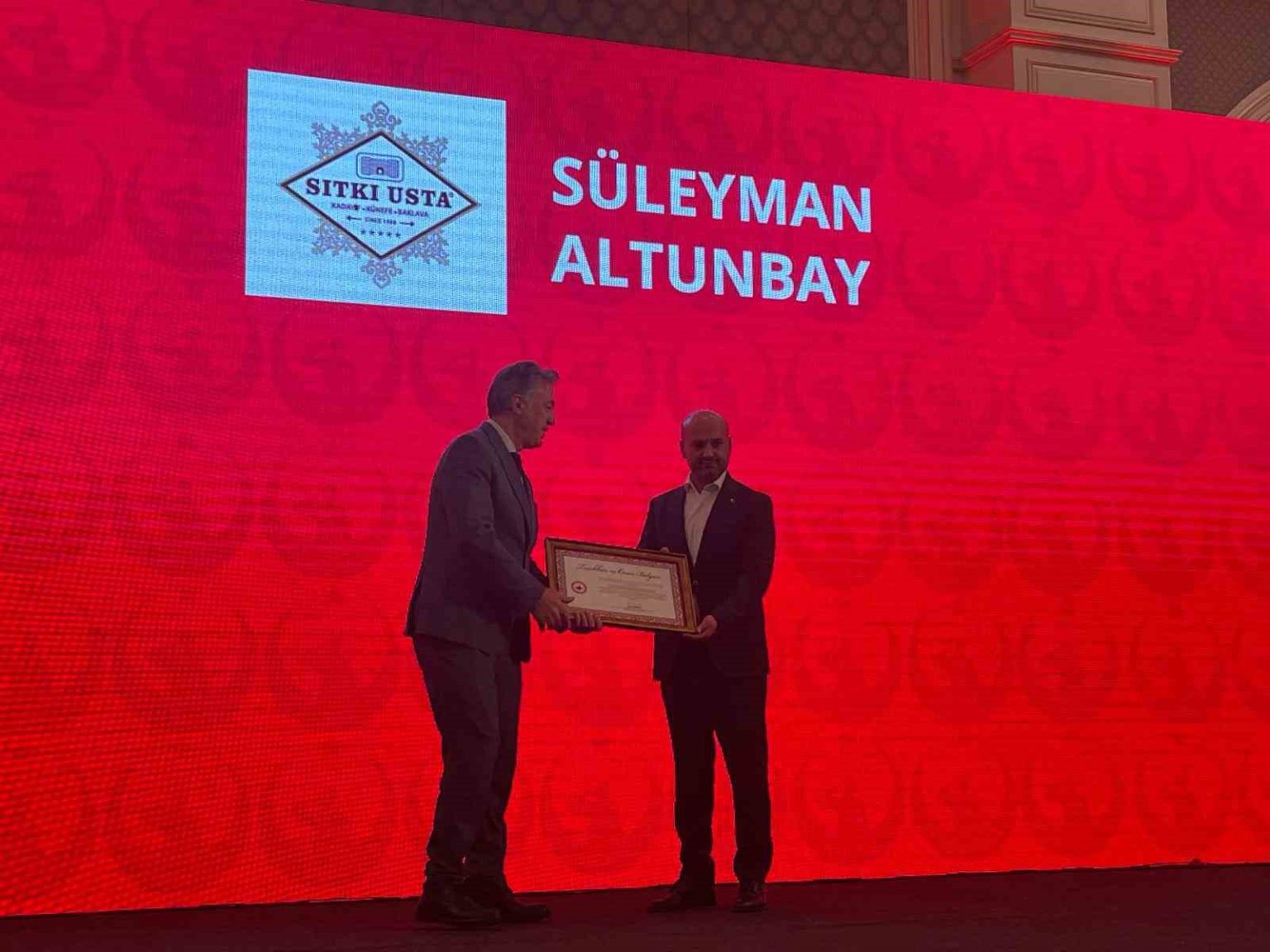 asav-genel-baskani-sozen-turkiyede-dokunmadigimiz-sehit-ailemiz-ve-gazimiz-kalmayacak