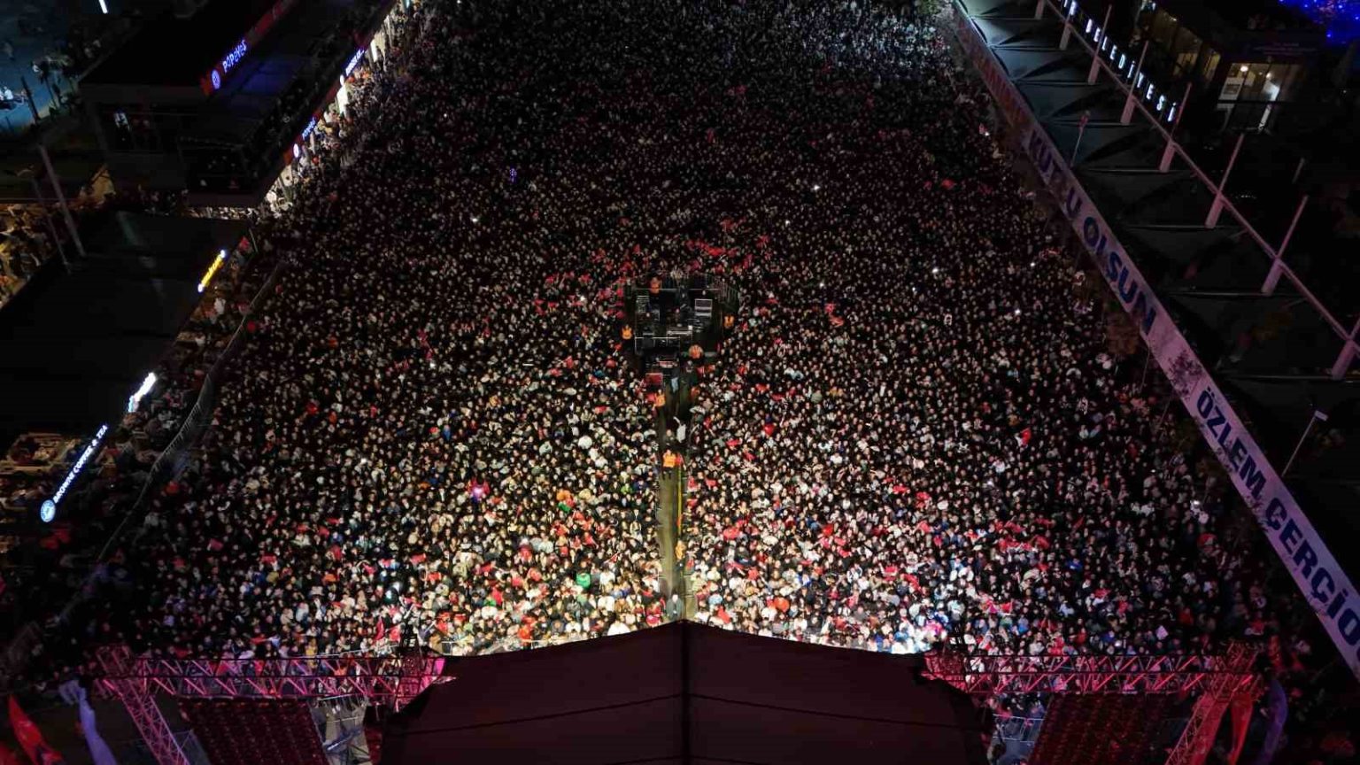 aydin-buyuksehirin-konserine-yogun-ilgi