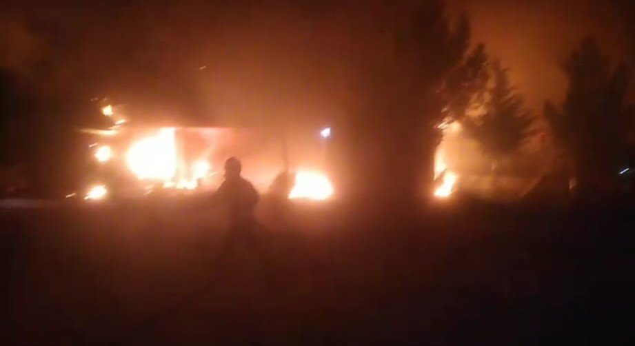 batmanda-faciadan-donuldu-restoran-yangininda-icerideki-tupler-cikarildi