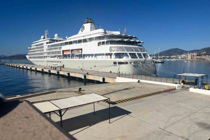 bodrumda-kruvaziyer-turizmi-devam-ediyor