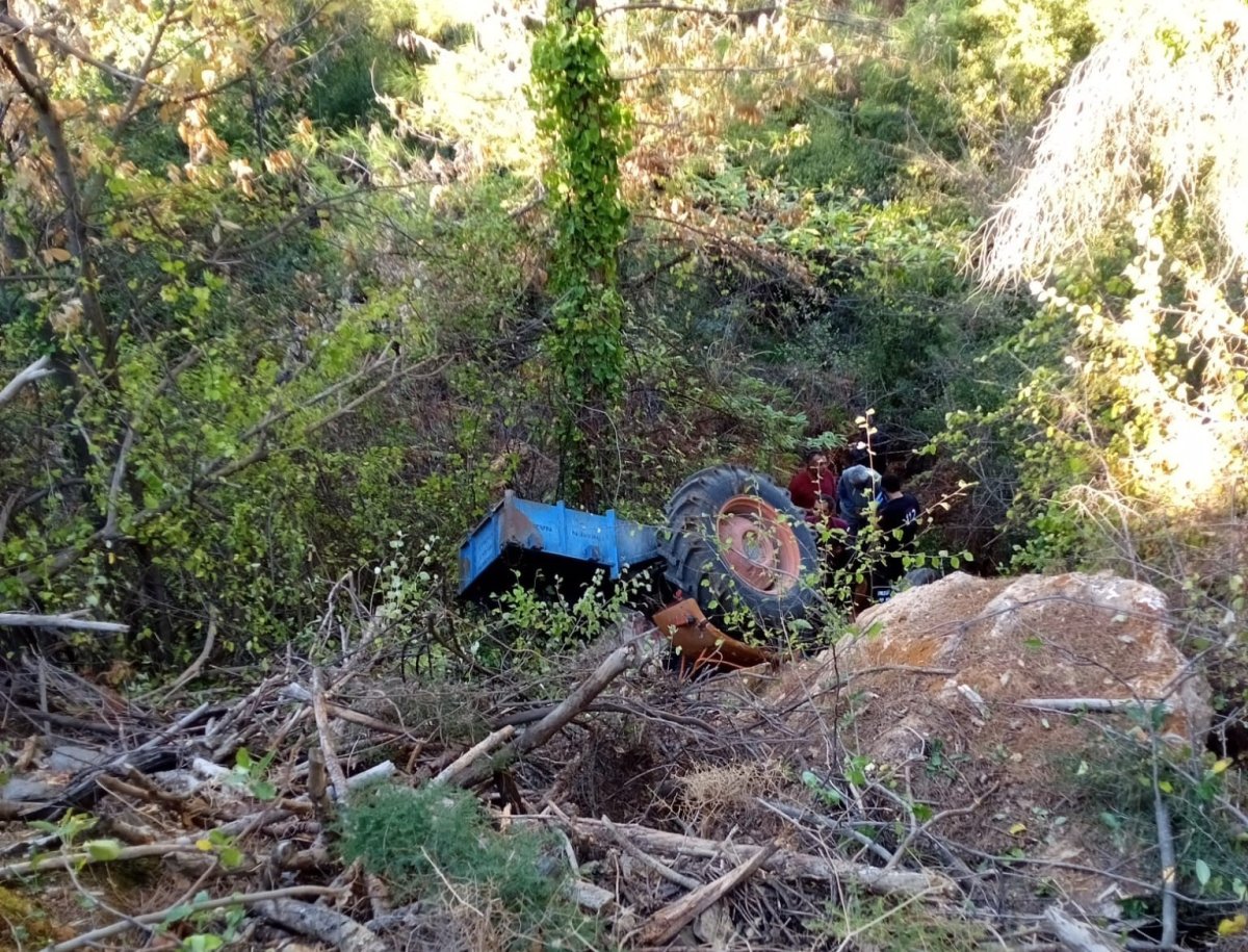 bozdoganda-traktor-kazasi-1-olu