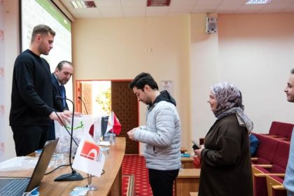 bu-programla-ogrenciler-hem-okuyacak-hem-de-calisacak