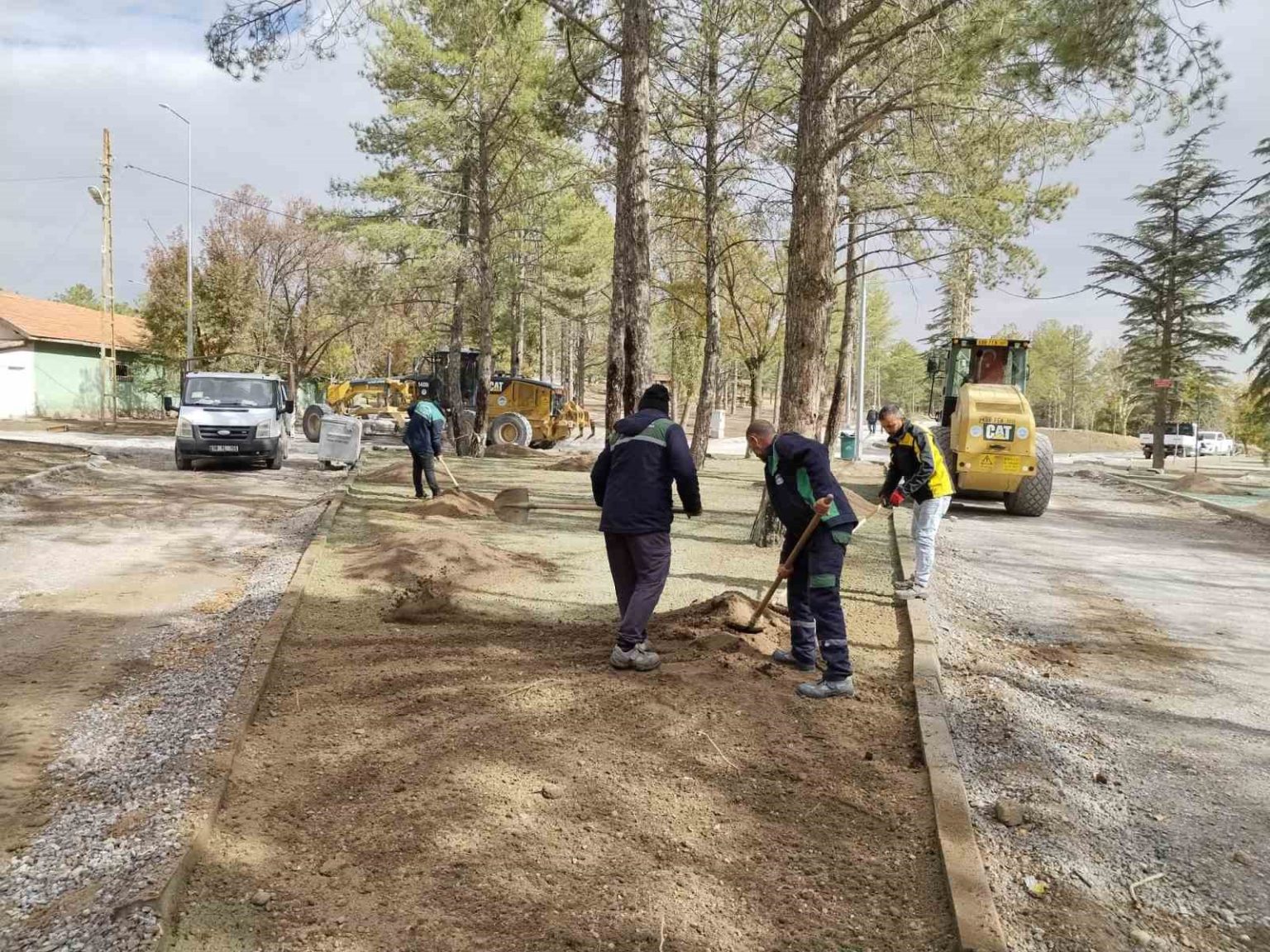 buyuksehirin-sarimsakli-baraji-mesire-alaninda-yenileme-calismalari-tum-hiziyla-suruyor