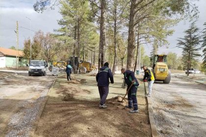buyuksehirin-sarimsakli-baraji-mesire-alaninda-yenileme-calismalari-tum-hiziyla-suruyor