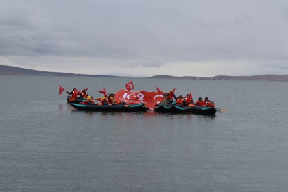 cildirda-cumhuriyet-kano-gosterisiyle-kutlandi