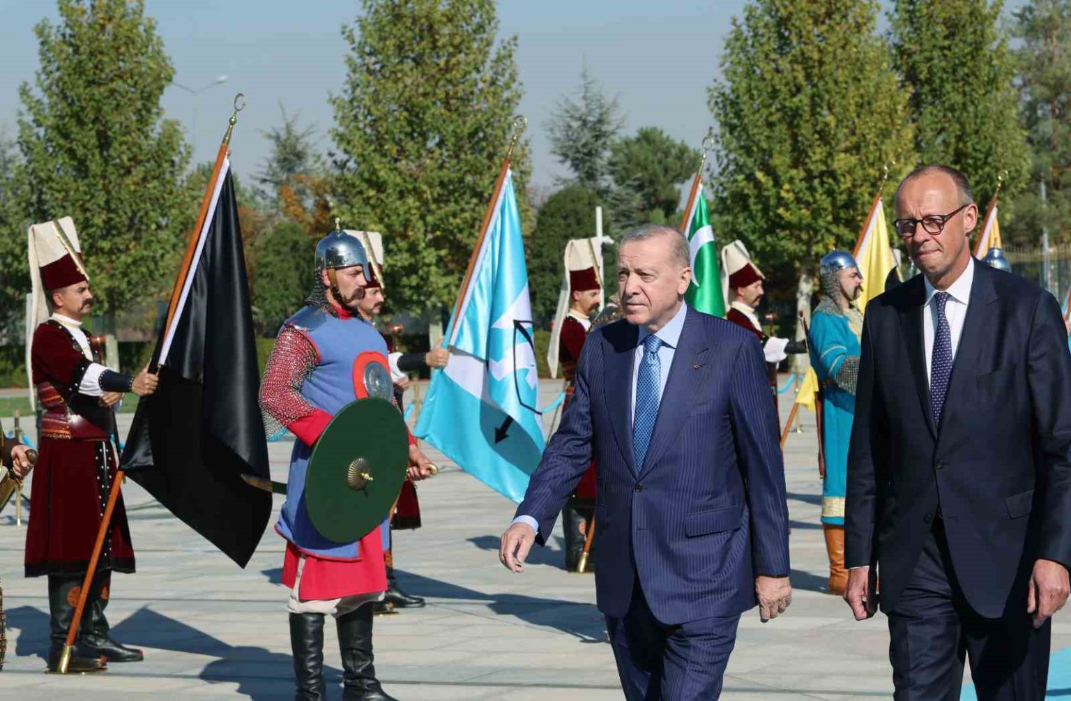cumhurbaskani-erdogan-almanya-basbakani-merzi-resmi-torenle-karsiladi