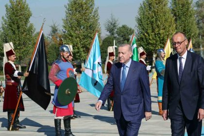 cumhurbaskani-erdogan-almanya-basbakani-merzi-resmi-torenle-karsiladi