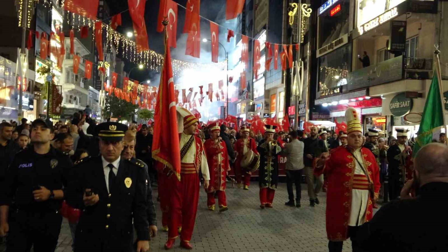 cumhuriyetin-102nci-yili-umraniyede-coskuyla-kutlandi