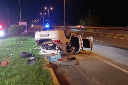 d-130-kara-yolunda-otomobil-takla-atti-3-yarali