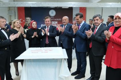 erzincanda-cumhuriyet-resepsiyonu-yogun-katilimla-gerceklesti