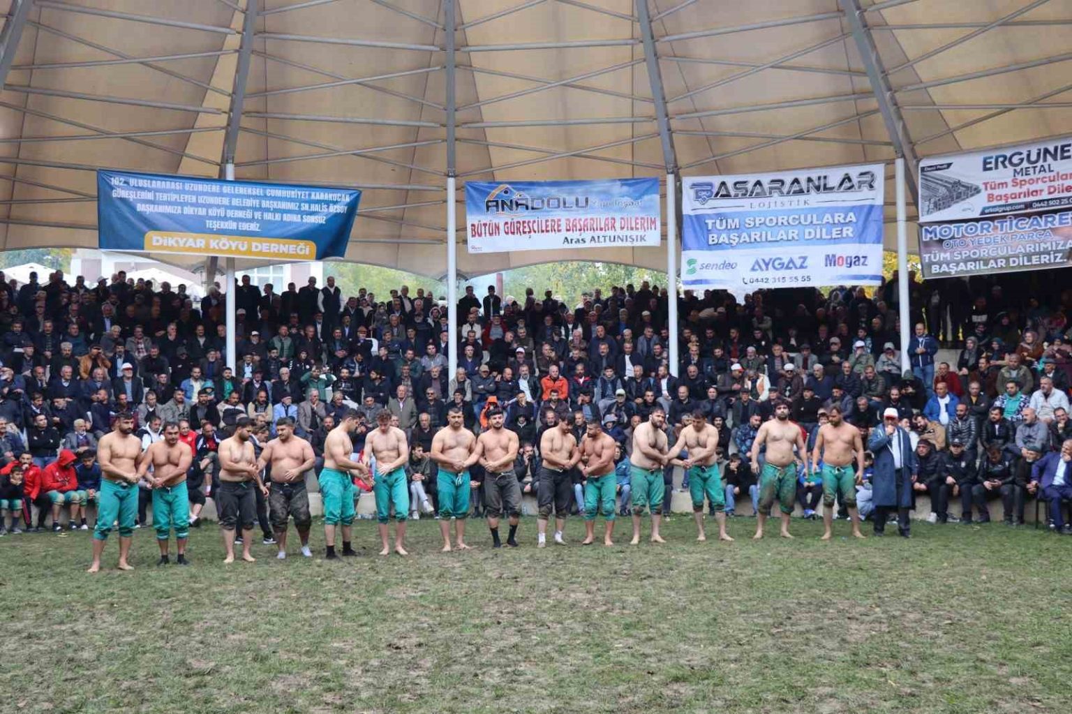 erzurumda-102incisi-yapilan-uzundere-karakucak-guresleri-buyuk-heyecan-yasatti