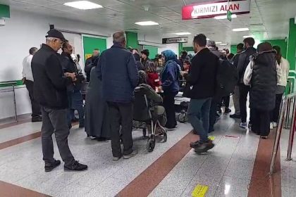 erzurumda-okul-cikisi-merdivenlerde-izdiham-23-ogrenci-yaralandi