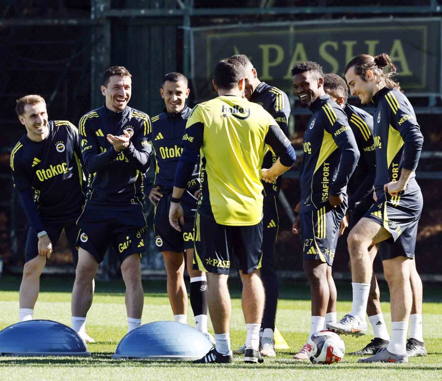 fenerbahcede-besiktas-derbisinin-hazirliklari-basladi