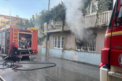 giris-katinda-baslayan-yangin-evi-kule-cevirdi