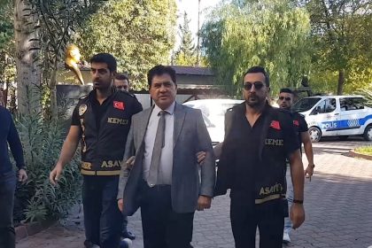 gozaltina-alinan-eski-kemer-belediye-baskani-gul-tutuklandi