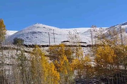 hamurdaki-karlica-koyunde-daglar-karla-kaplandi-kartpostallik-manzaralar-olustu