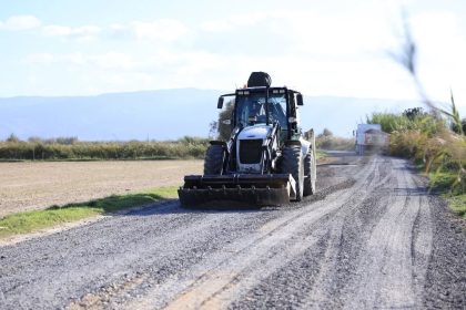 incirliova-sinirtekede-yol-genisletme-calismasi-yapiliyor