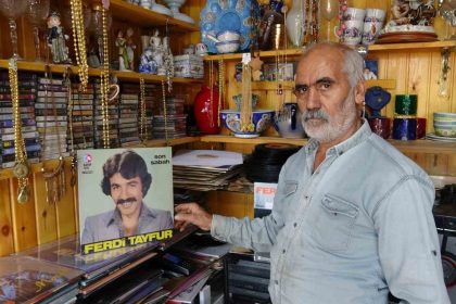 insanlar-nostaljik-muzige-yonelince-plak-satislari-artti