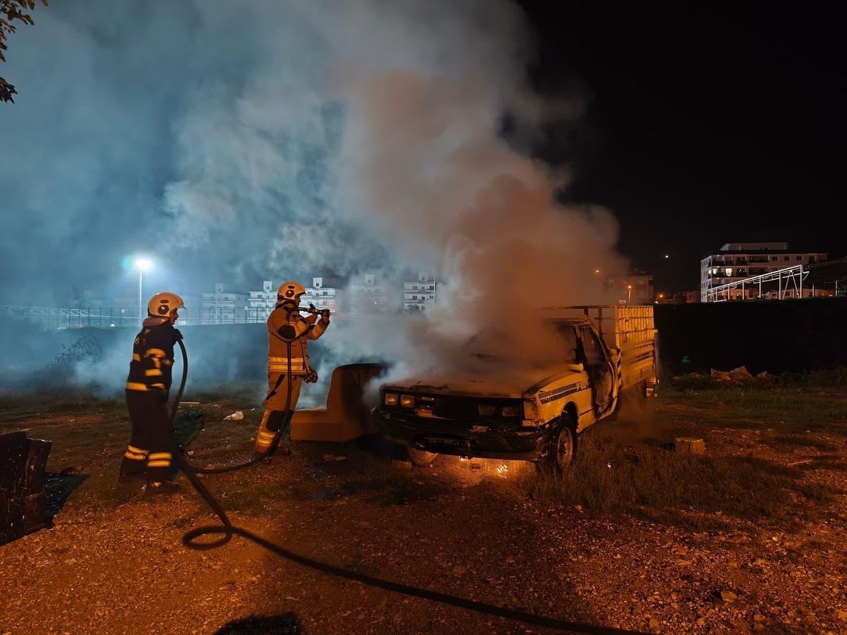 iskenderunda-pikap-yandi