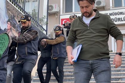 istanbulda-6-milyonluk-arac-kiralama-dolandiriciligi-yapan-suphelilere-operasyon-5-gozalti