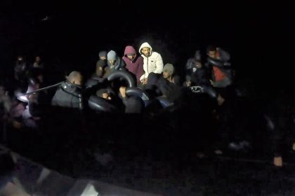 izmir-aciklarinda-43-duzensiz-gocmen-kurtarildi