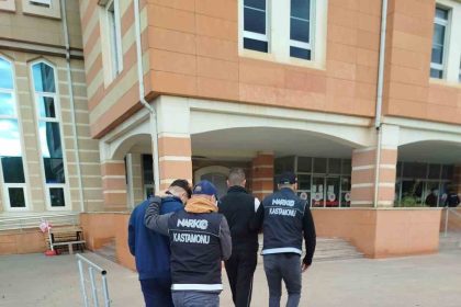 kastamonuda-uyusturucuyla-yakalanan-2-supheli-tutuklandi