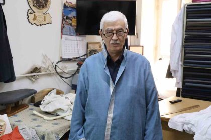 kirsehirde-yilin-ahisi-secilen-ismail-aydin-onerim-cocuklarimiz-okusunlar-ama-mesleklerini-de-kollarinda-bilezik-yapsinlar