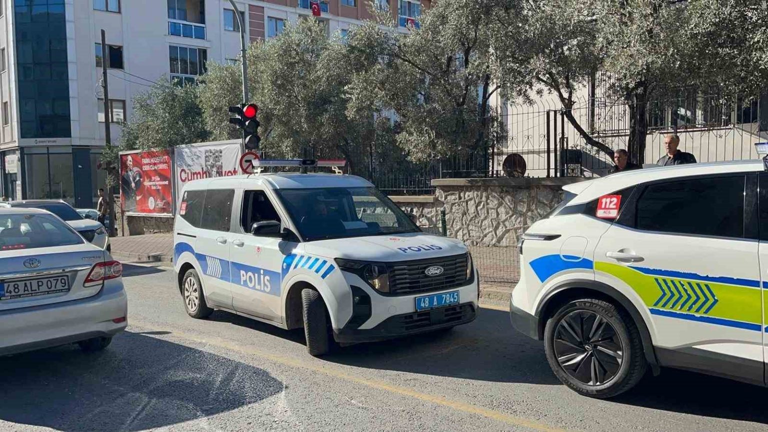 mentesede-silahli-ve-bicakli-kavga-iddasi