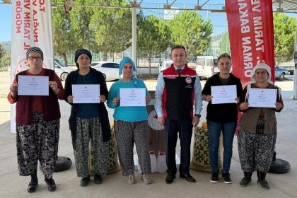 mentesede-ureticilere-yonelik-sut-hijyeni-egitimi-tamamlandi